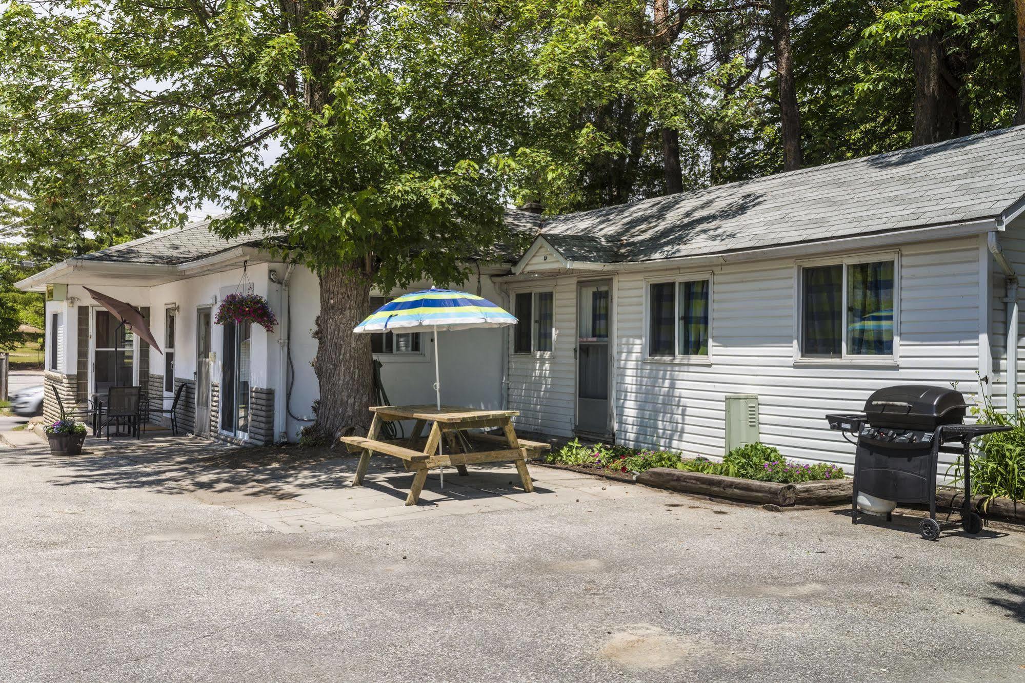 Hollywood Cottages Wasaga Beach Exterior foto
