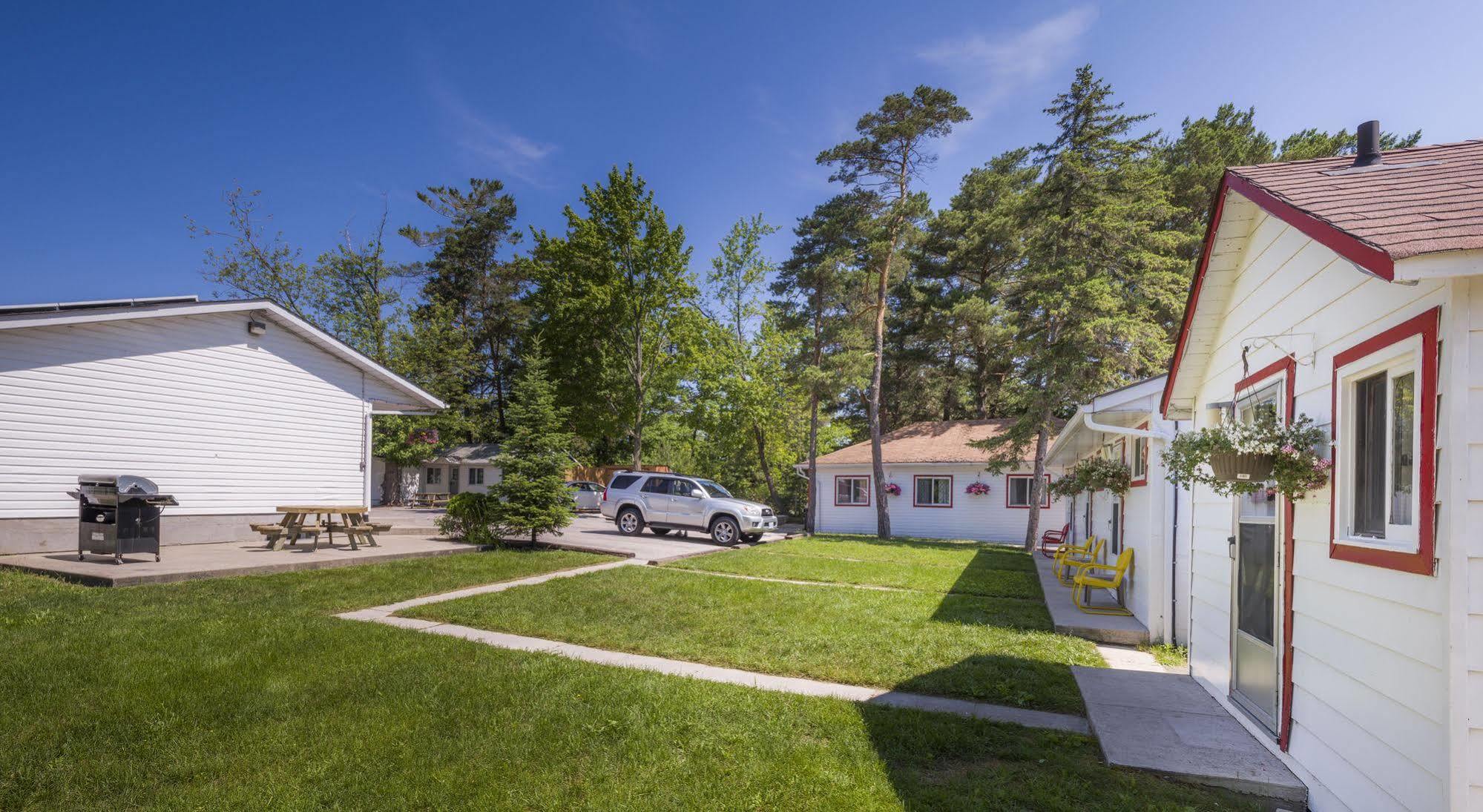 Hollywood Cottages Wasaga Beach Exterior foto